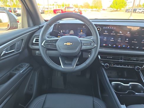 New 2026 Chevrolet Traverse LT w/ Driver Confidence Package AWD/4WD image 13