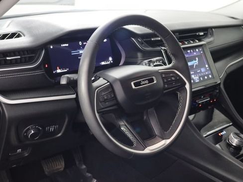 Used 2023 Jeep Grand Cherokee L Laredo AWD/4WD image 18