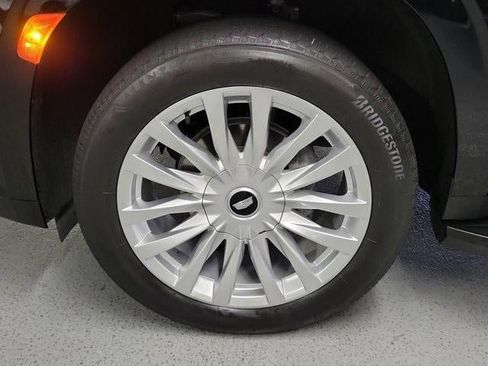 Certified 2024 Cadillac Escalade ESV Luxury image 9