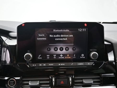 Used 2022 Nissan Pathfinder SV image 15