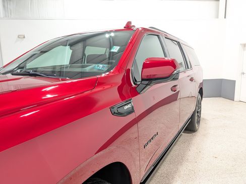 Used 2023 GMC Yukon XL Denali w/ Denali Reserve Package image 7