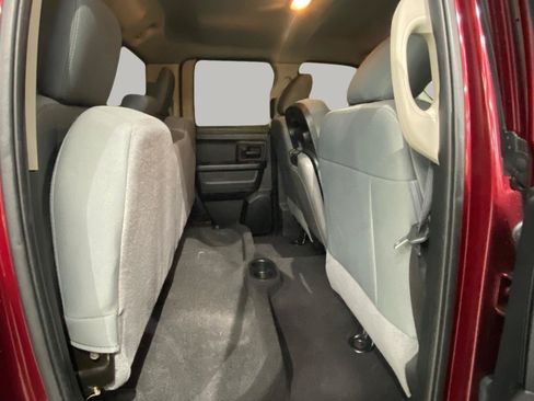 Used 2018 RAM 1500 Express AWD/4WD image 28