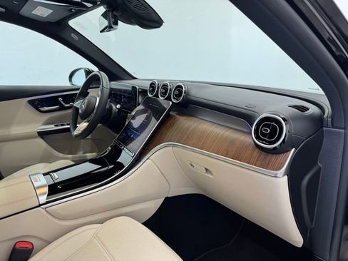Used 2024 Mercedes-Benz GLC 300 GLC 300 image 37
