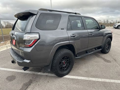 Used 2022 Toyota 4Runner SR5 Premium image 8