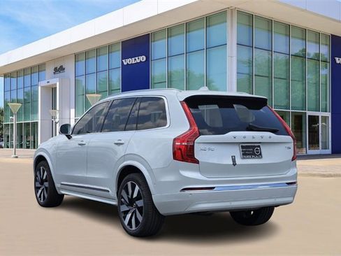 Certified 2025 Volvo XC90 T8 Plus image 4