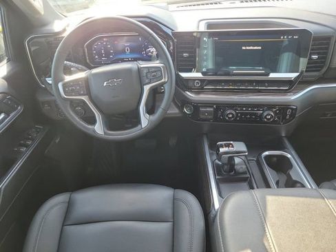 Used 2024 Chevrolet Silverado 1500 LT Trail Boss w/ Convenience Package II AWD/4WD image 13