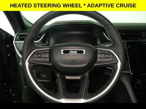 Used 2023 Jeep Grand Cherokee Altitude AWD/4WD image 8