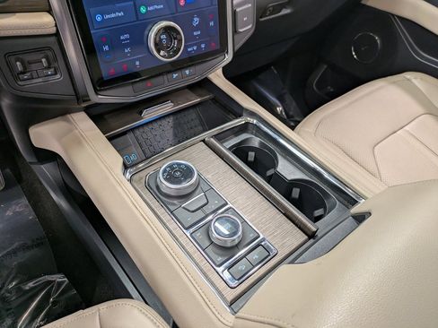 Used 2023 Ford Expedition Limited image 14