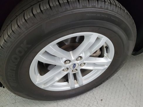 Used 2022 Ford Explorer XLT AWD/4WD image 31