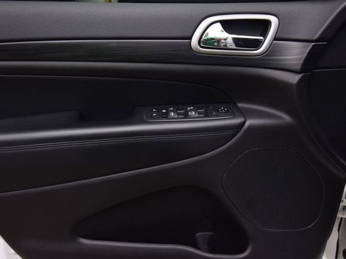 Used 2020 Jeep Grand Cherokee Altitude image 26