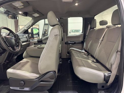 Used 2018 Ford F250 XL w/ Power Equipment Group image 4