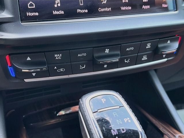 Used 2021 Maserati Levante GranLusso AWD/4WD image 16