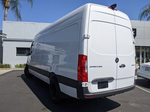 New 2025 Mercedes-Benz Sprinter 3500 image 2