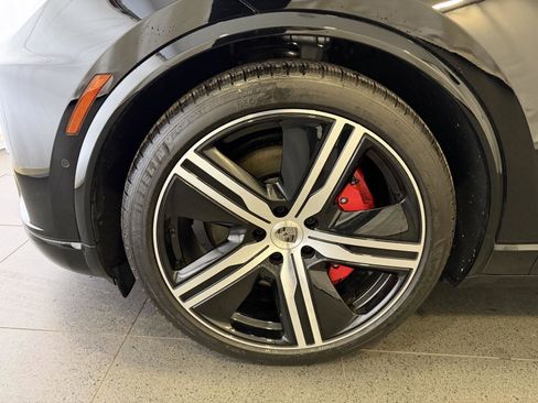 Certified 2025 Porsche Macan Turbo Electric image 10