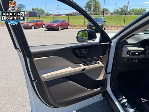 Used 2022 Lincoln Aviator AWD w/ Premium Package image 13