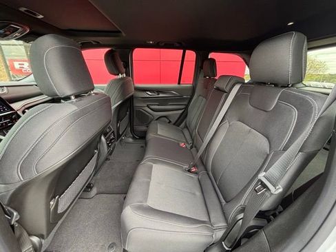 New 2026 Jeep Grand Cherokee Laredo X RWD image 13