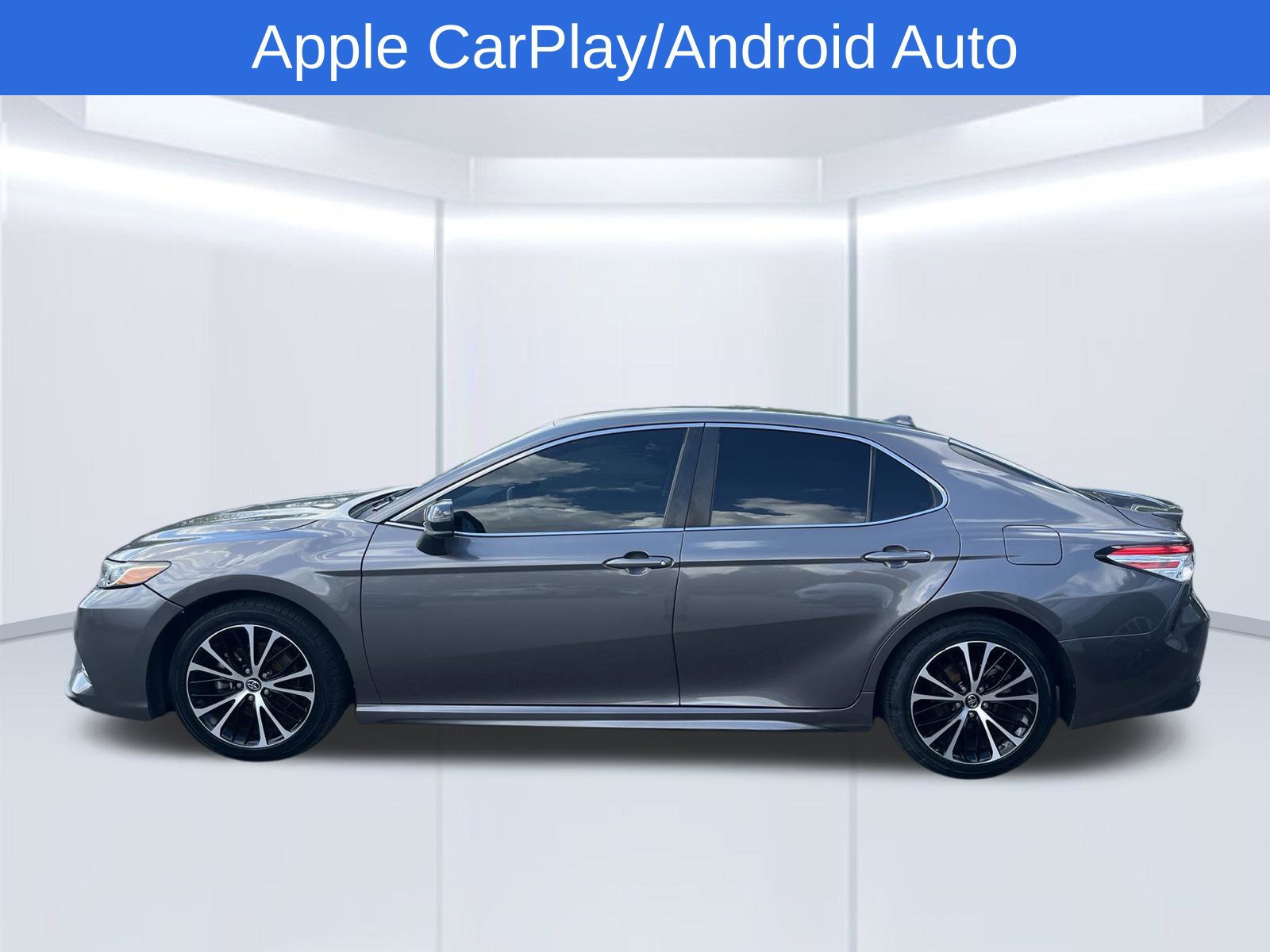 Used 2020 Toyota Camry SE FWD image 10