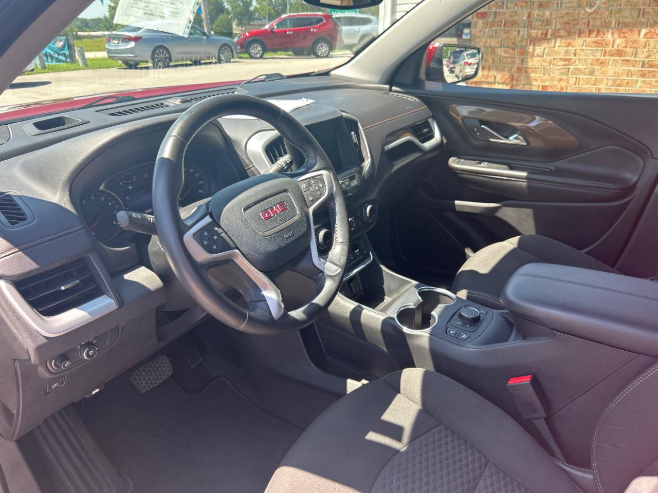 Used 2020 GMC Terrain SLE w/ Driver Convenience Package FWD image 17