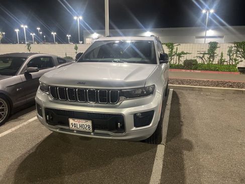 Used 2022 Jeep Grand Cherokee L Overland image 2