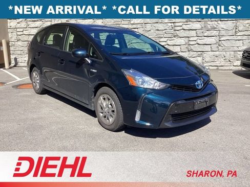Used 2017 Toyota Prius V Four FWD image 1