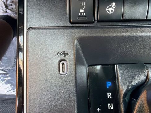 Used 2026 Toyota Corolla Cross XLE AWD/4WD image 34