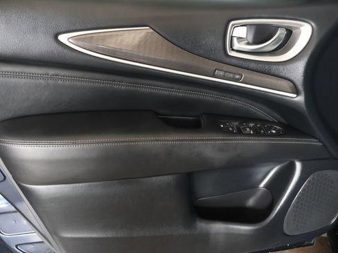 Used 2019 INFINITI QX60 Luxe w/ Essential Package AWD/4WD image 18