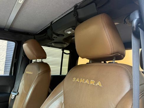 Used 2013 Jeep Wrangler Unlimited Sahara w/ Mopar Chrome Edition Group AWD/4WD image 22