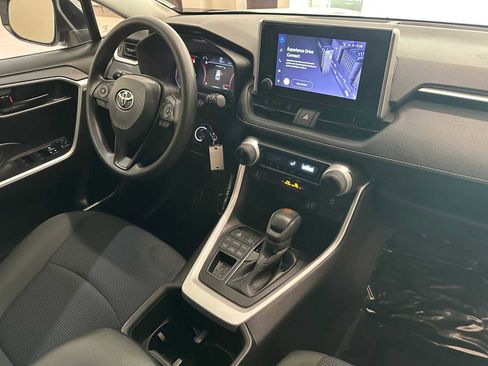 Certified 2024 Toyota RAV4 LE image 28