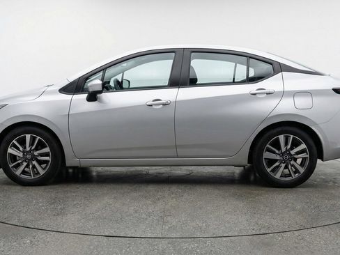 Used 2025 Nissan Versa SV FWD image 4