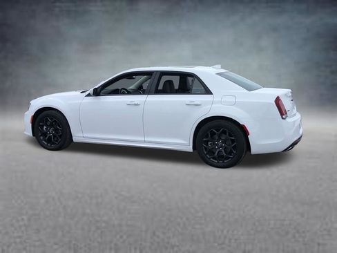 Used 2023 Chrysler 300 Touring L w/ Popular Equipment Group image 4