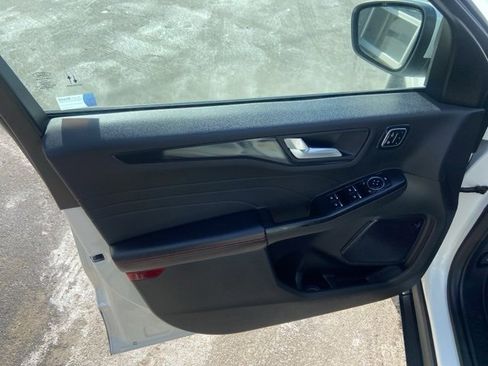 Used 2024 Ford Escape ST-Line Select w/ Tech Pack #2 image 10