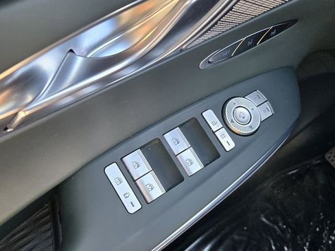 Used 2023 Genesis GV70 2.5T w/ Advanced Package image 29