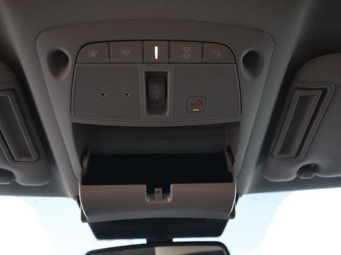 Used 2022 Nissan Armada SL image 38