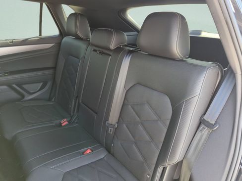 New 2025 Volkswagen Atlas Cross Sport SE AWD/4WD image 31