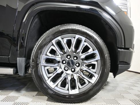 Used 2025 GMC Sierra 1500 Denali Ultimate AWD/4WD image 12