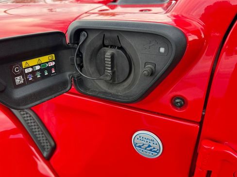 Used 2023 Jeep Wrangler Unlimited Sahara image 7