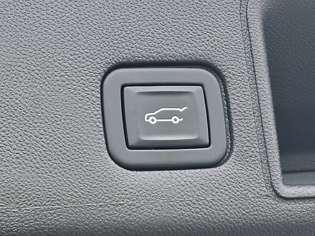 Certified 2022 GMC Terrain AT4 AWD/4WD image 32