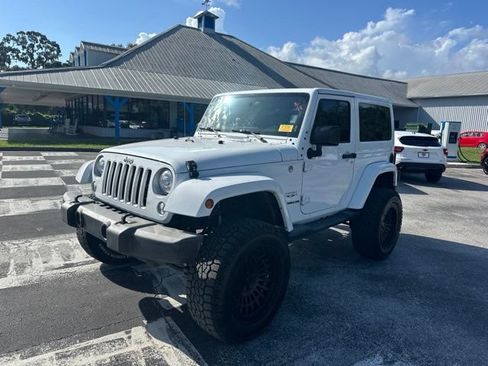 Used 2017 Jeep Wrangler Sahara w/ Connectivity Group AWD/4WD image 1