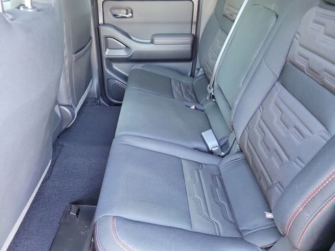 Used 2024 Nissan Frontier Pro-X w/ Technology Package image 12