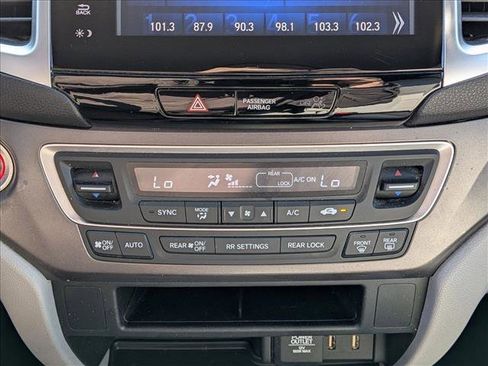 Used 2017 Honda Pilot EX image 14