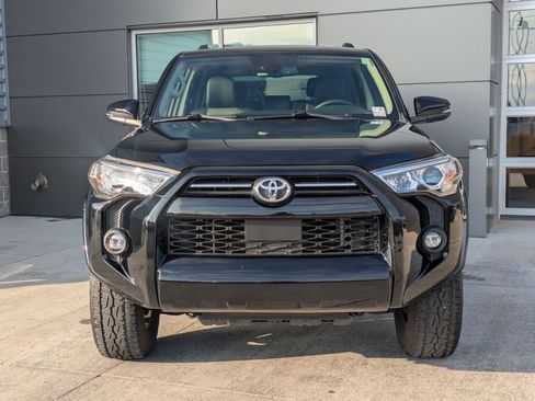 Used 2021 Toyota 4Runner SR5 Premium w/ Moonroof Package image 2
