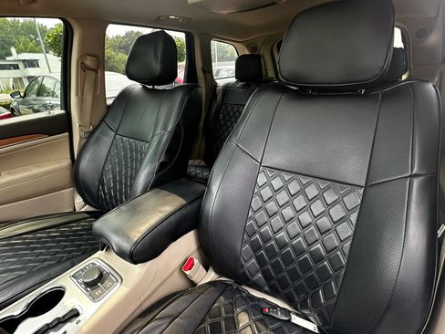 Used 2011 Jeep Grand Cherokee Overland AWD/4WD image 29
