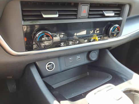 Certified 2023 Nissan Rogue SV AWD/4WD image 19
