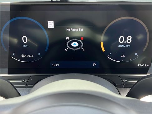 Certified 2024 Hyundai Kona Limited FWD image 27