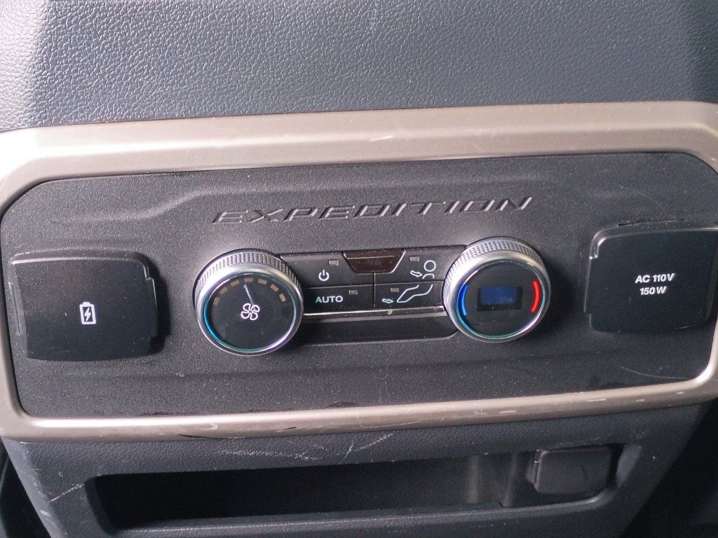 Used 2024 Ford Expedition XLT AWD/4WD image 20