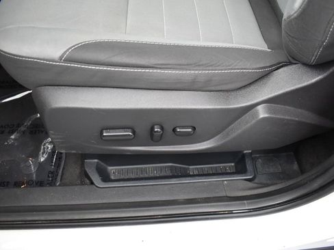 Used 2016 Ford Escape SE image 11