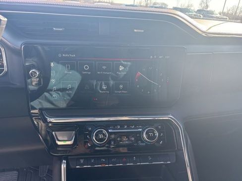 Used 2024 GMC Sierra 3500 Denali w/ Denali Reserve Package image 15