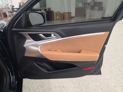 Used 2022 Genesis G70 3.3T AWD/4WD image 36