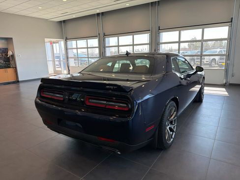 Used 2015 Dodge Challenger SRT image 5