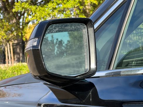 Used 2023 Cadillac XT6 Premium Luxury image 57